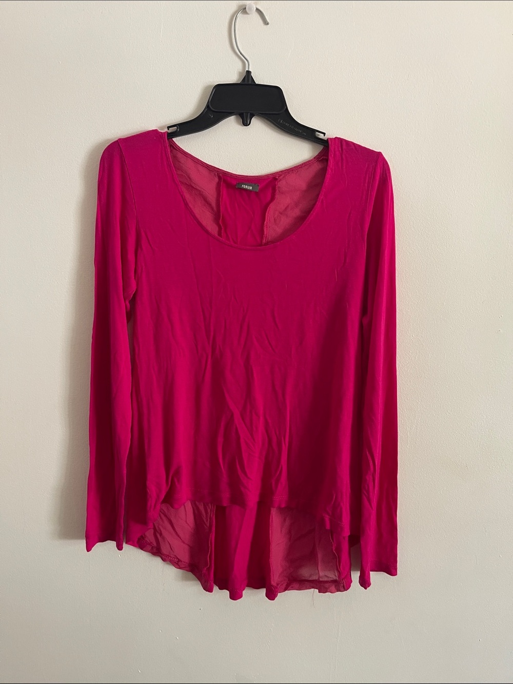 Women's Long Sleeve Scoop Neck Top in Fuchsia